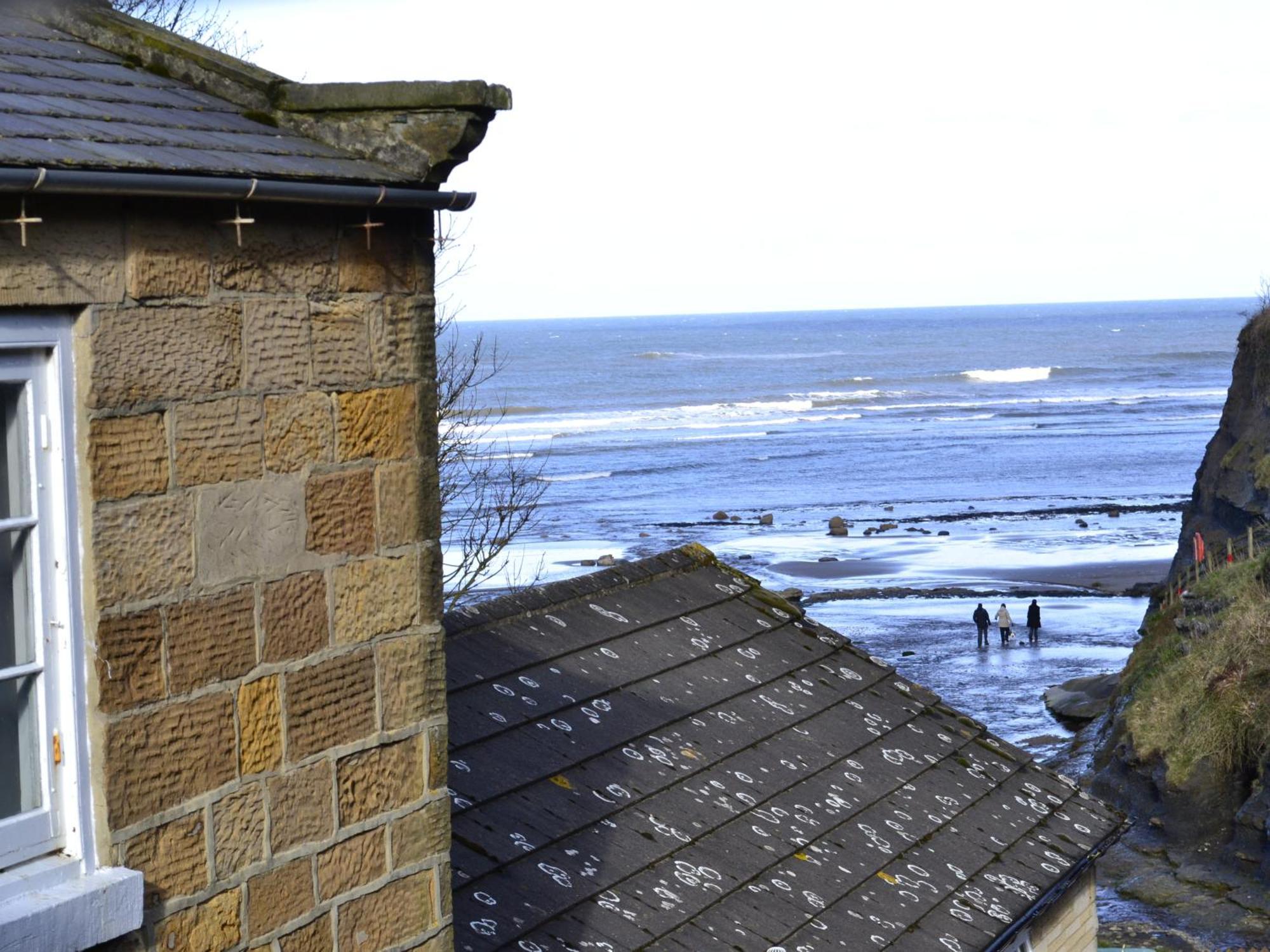 Yha Boggle Hole Hostel Fylingthorpe Exterior photo